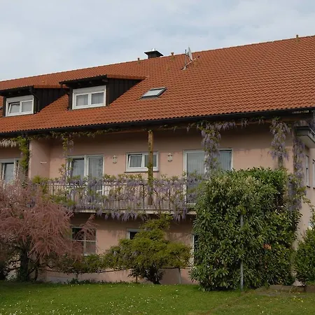 Hotel Gaestehaus Kleine Kalmit 3*