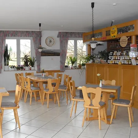 Gaestehaus Kleine Kalmit 朗道因德普法尔茨